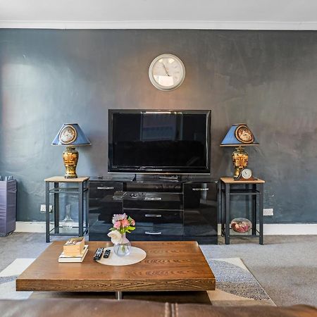 Rochdale 3 Bedroom House 2 Bath With Free Parking Sleeps 7 Eksteriør billede
