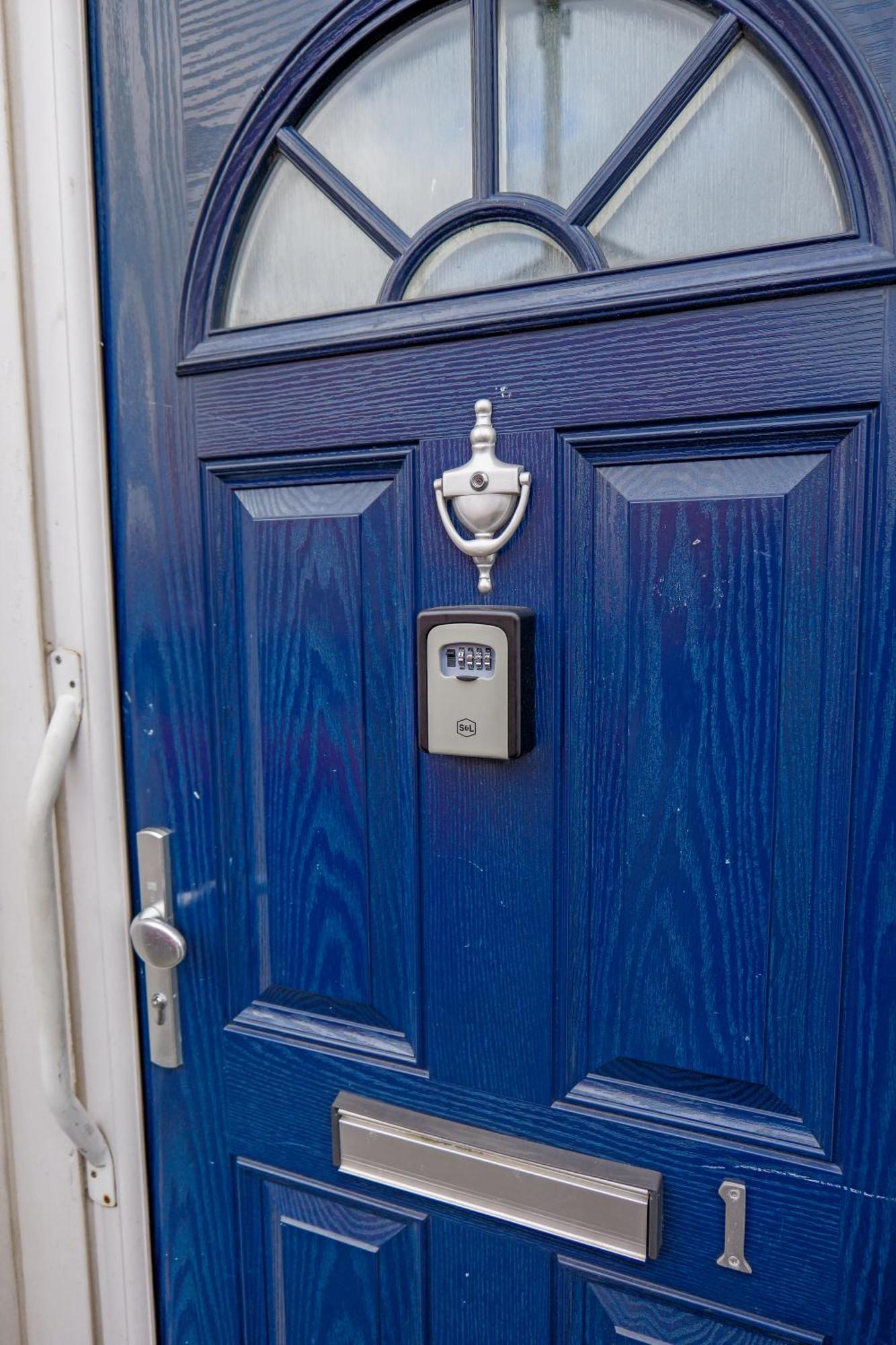 Rochdale 3 Bedroom House 2 Bath With Free Parking Sleeps 7 Eksteriør billede