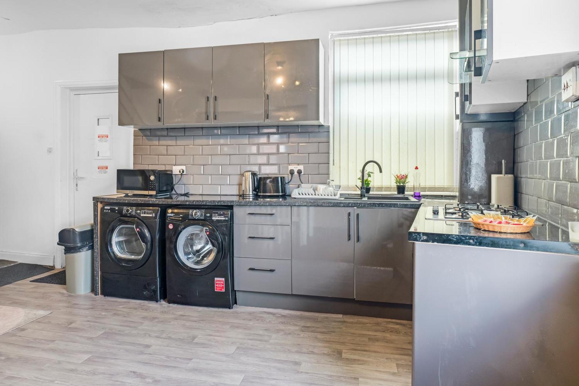 Rochdale 3 Bedroom House 2 Bath With Free Parking Sleeps 7 Eksteriør billede