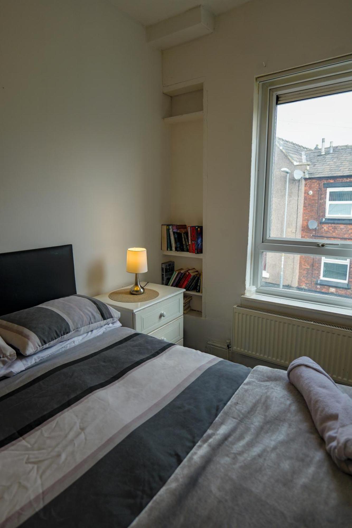 Rochdale 3 Bedroom House 2 Bath With Free Parking Sleeps 7 Eksteriør billede