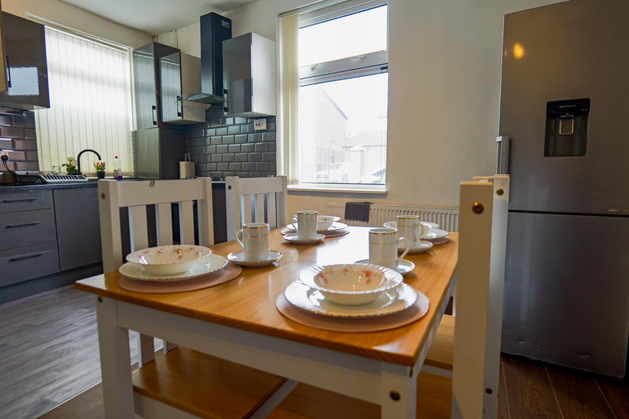 Rochdale 3 Bedroom House 2 Bath With Free Parking Sleeps 7 Eksteriør billede