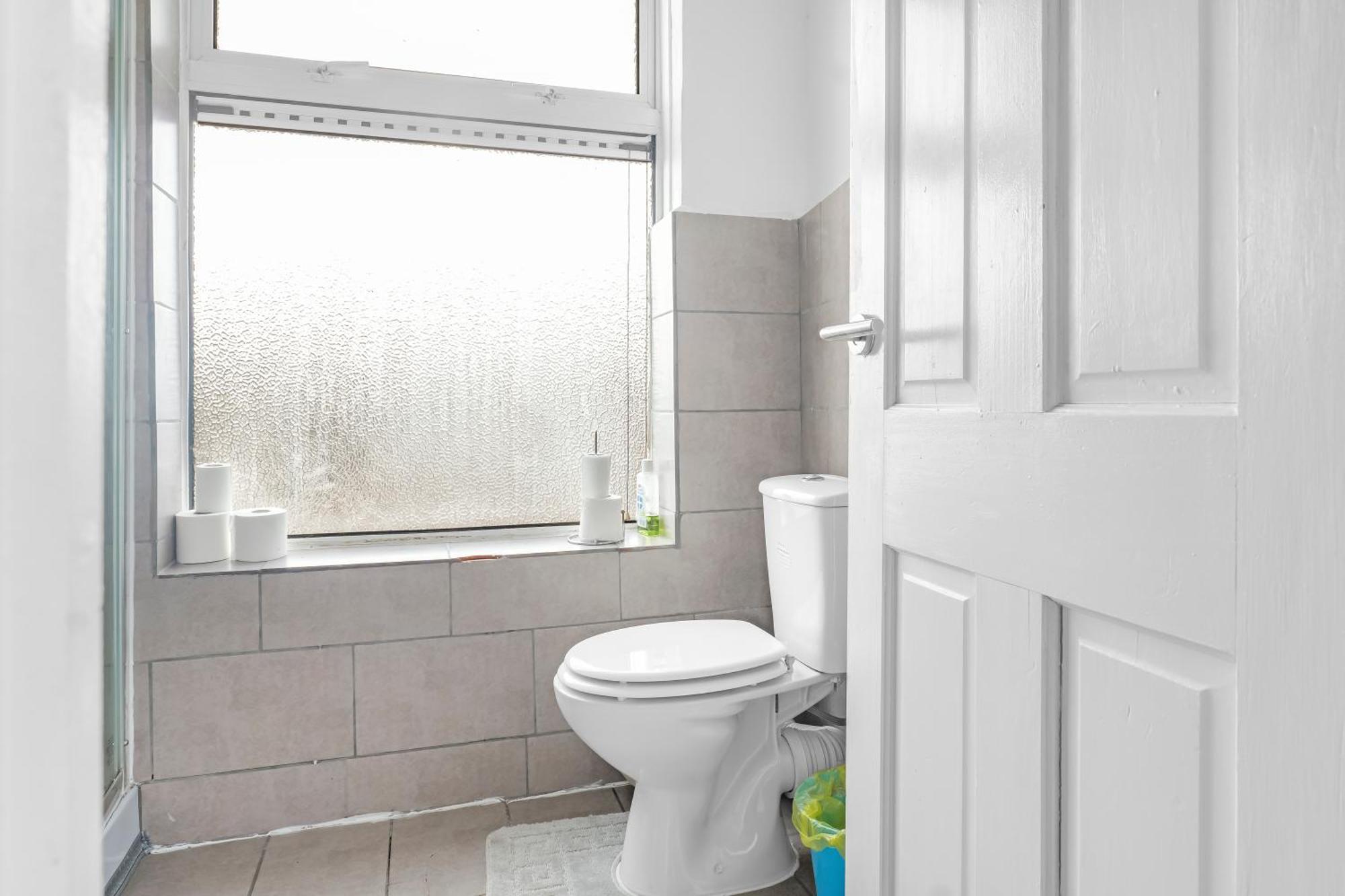 Rochdale 3 Bedroom House 2 Bath With Free Parking Sleeps 7 Eksteriør billede