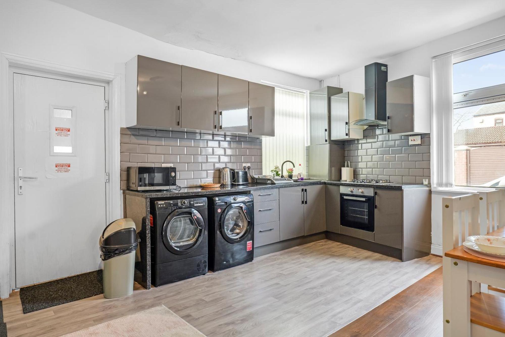 Rochdale 3 Bedroom House 2 Bath With Free Parking Sleeps 7 Eksteriør billede