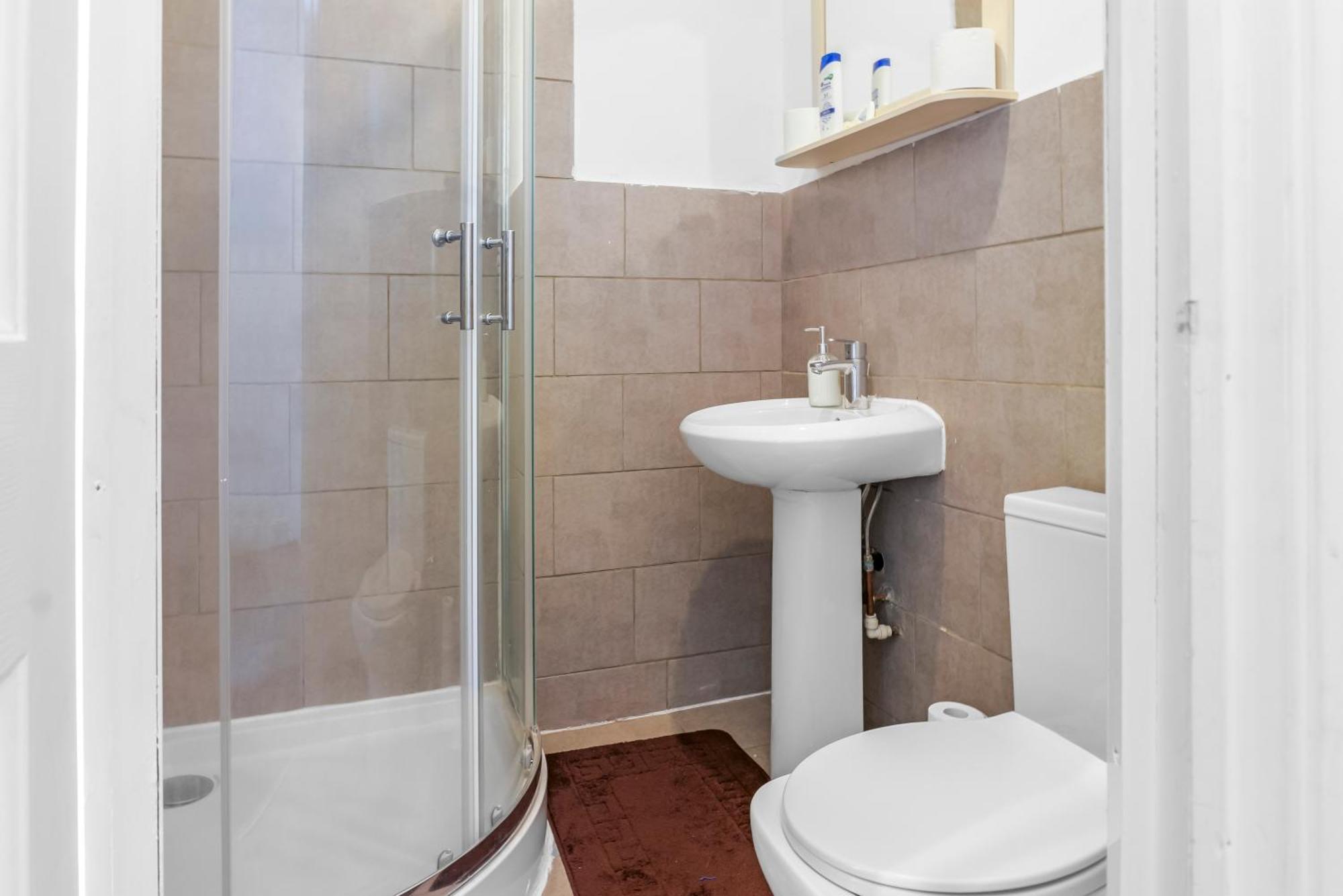 Rochdale 3 Bedroom House 2 Bath With Free Parking Sleeps 7 Eksteriør billede