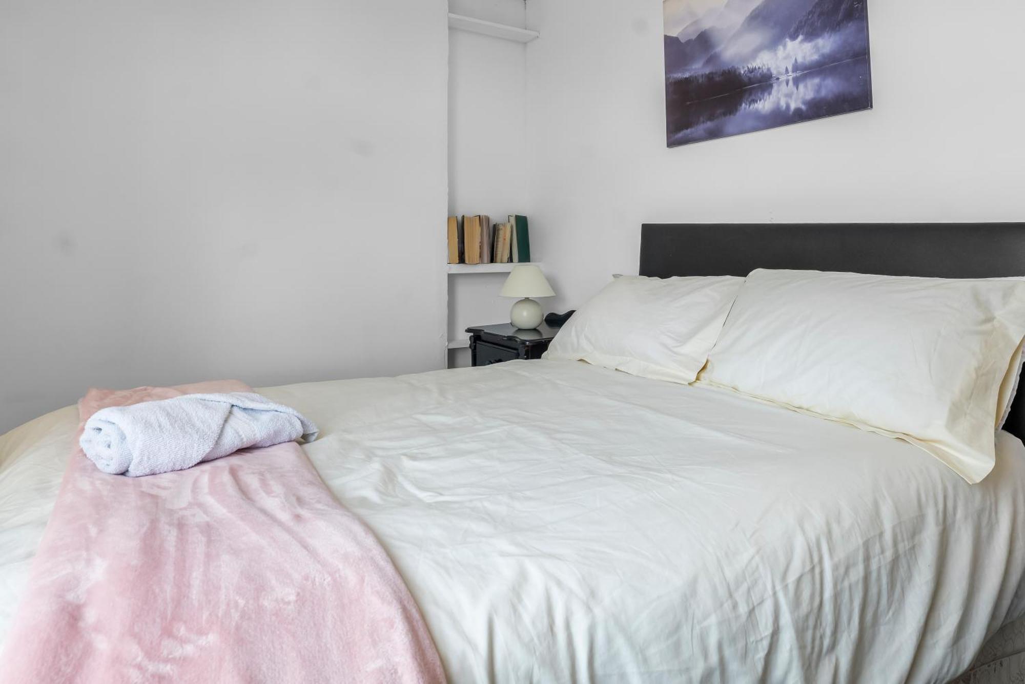 Rochdale 3 Bedroom House 2 Bath With Free Parking Sleeps 7 Eksteriør billede